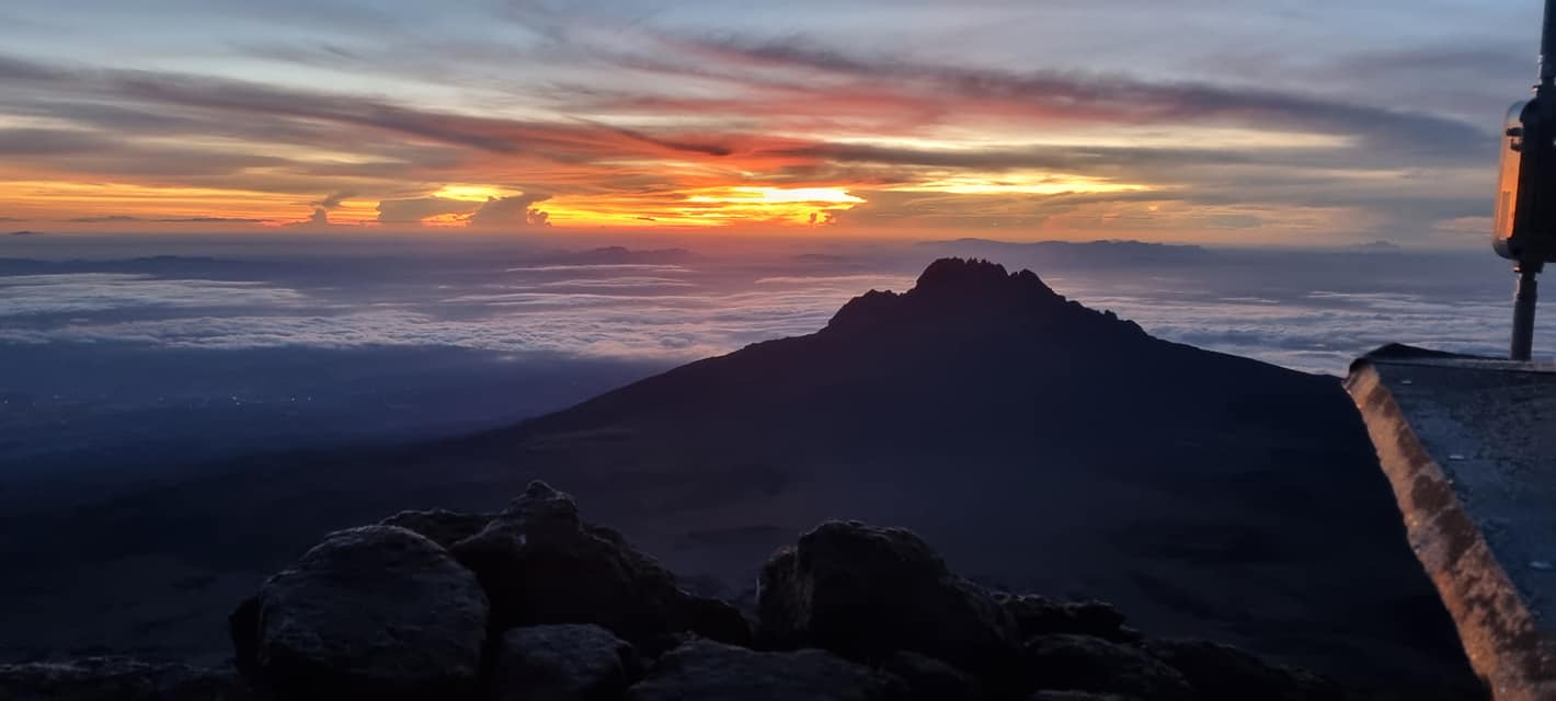Wschod Słońca na Kilimandżaro